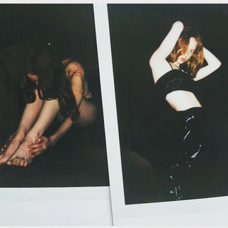 Lily Newmark feet photo thumbnail