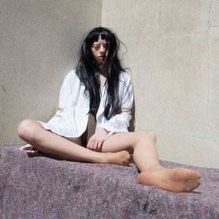 Lily Newmark feet photo thumbnail