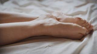 Lily Newmark feet photo thumbnail