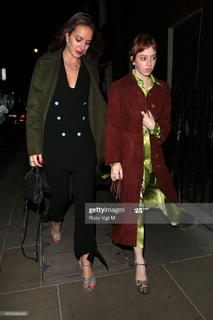 Lily Newmark feet photo thumbnail