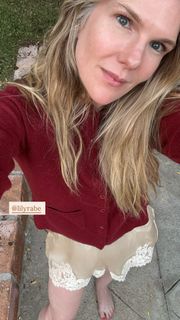 Lily Rabe feet photo thumbnail