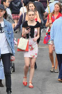 Lily-Rose Depp feet photo thumbnail