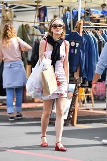 Lily-Rose Depp feet photo thumbnail