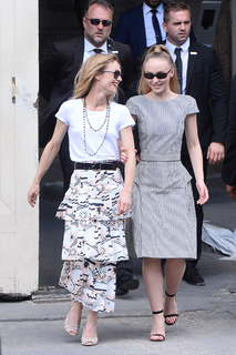 Lily-Rose Depp feet photo thumbnail