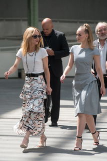 Lily-Rose Depp feet photo thumbnail