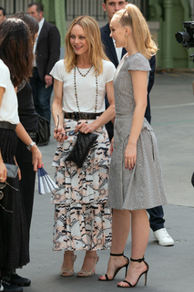 Lily-Rose Depp feet photo thumbnail