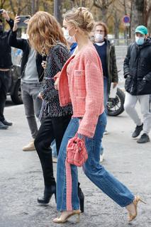 Lily-Rose Depp feet photo thumbnail