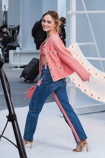 Lily-Rose Depp feet photo thumbnail