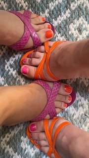 Lily-Rose Depp feet photo thumbnail