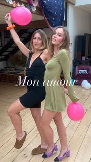 Lily-Rose Depp feet photo thumbnail