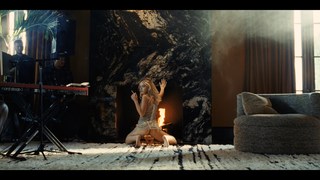 Lily-Rose Depp feet photo thumbnail