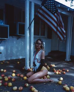 Lily-Rose Depp feet photo thumbnail