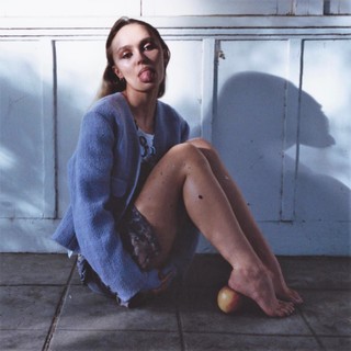Lily-Rose Depp feet photo thumbnail