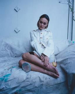 Lily-Rose Depp feet photo thumbnail