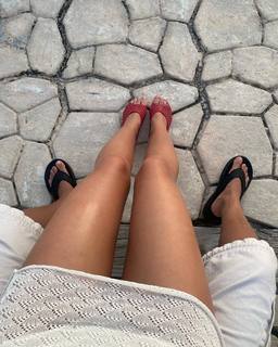 Lily-Rose Depp feet photo thumbnail