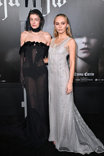 Lily-Rose Depp feet photo thumbnail