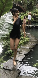 Lina Esco feet photo thumbnail