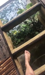 Lina Esco feet photo thumbnail