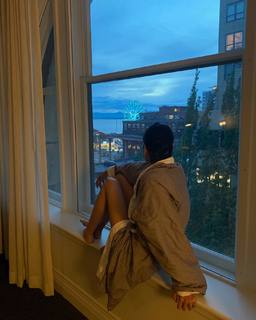Lina Esco feet photo thumbnail