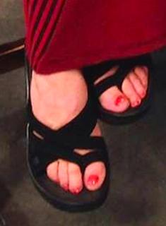 Linda Blair feet photo thumbnail