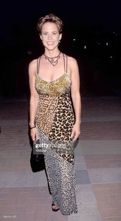 Linda Blair feet photo thumbnail