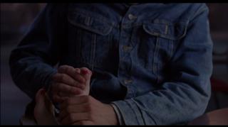 Linda Cardellini feet photo thumbnail