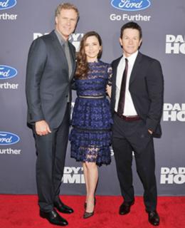 Linda Cardellini feet photo thumbnail