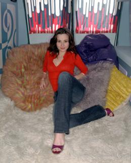 Linda Cardellini feet photo thumbnail