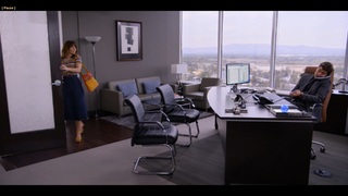 Linda Cardellini feet photo thumbnail