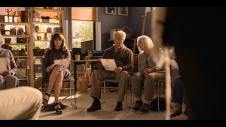 Linda Cardellini feet photo thumbnail