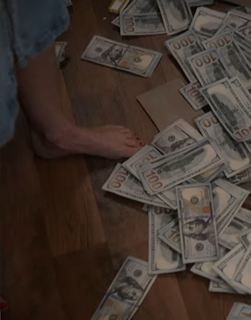 Linda Cardellini feet photo thumbnail