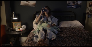 Linda Cardellini feet photo thumbnail