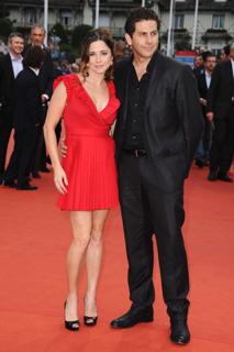 Linda Cardellini feet photo thumbnail