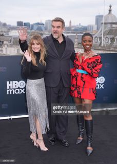 Linda Cardellini feet photo 7