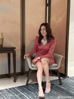 Linda Chung feet photo 2