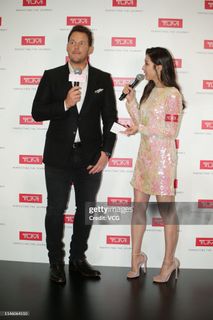 Linda Chung feet photo 11