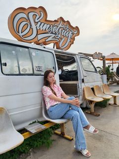 Linda Chung feet photo 3