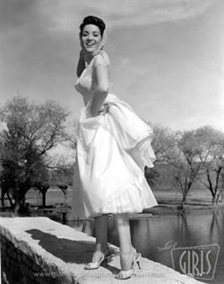 Linda Cristal feet photo 3