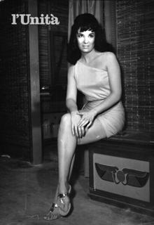 Linda Cristal feet photo 2