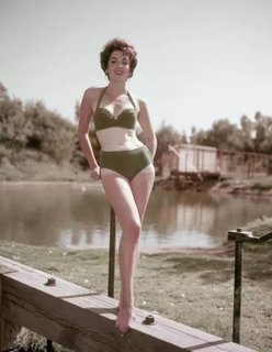 Linda Cristal feet photo 3