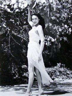 Linda Darnell feet photo 8