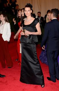 Linda Evangelista feet photo 3