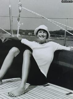 Linda Evangelista feet photo 2