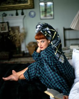 Linda Evangelista feet photo 18