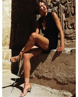 Linda Evangelista feet photo 17