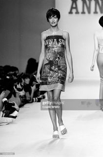 Linda Evangelista feet photo 16