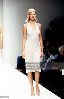 Linda Evangelista feet photo 13