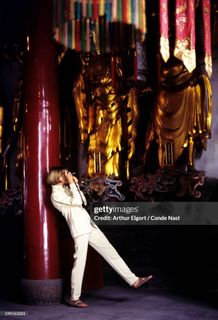 Linda Evangelista feet photo 2