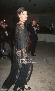 Linda Evangelista feet photo 16