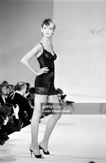 Linda Evangelista feet photo 13
